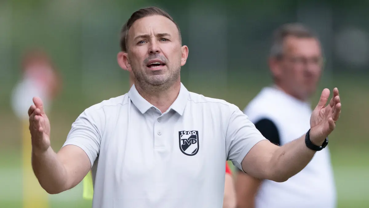 TV Derendingen vs. SV Walddorf, Bezirksliga Alb, Wuerttemberg, 29. Spieltag, Saison 2025/2026, 31.05.2026,: Perica Lekavski, (TV Derendingen, Trainer), etwas genervt
TV Derendingen vs. SV Walddorf, Bezirksliga Alb, Wuerttemberg, 29. Spieltag, Saison 2025/2026, 31.05.2026,
Eibner-Pressefoto/Andreas Ulmer