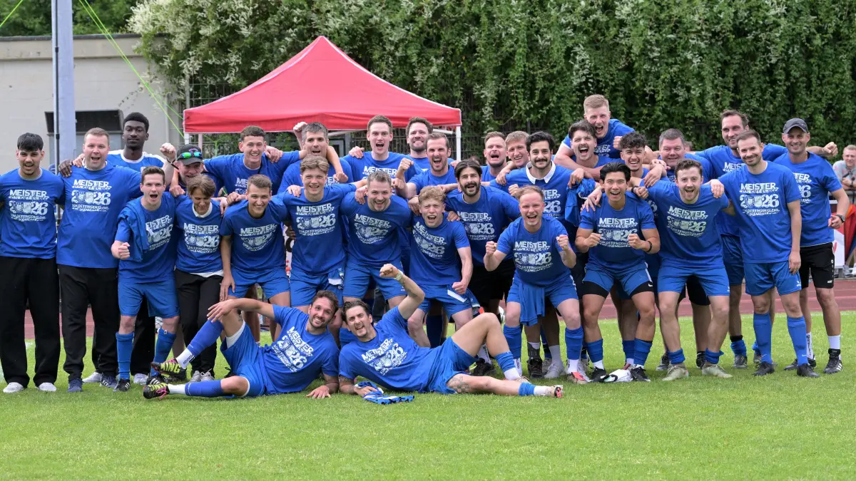 Fussball BL | SGM Dettingen/Glems vs. TSV Hirschau: Fussball BL | SGM Dettingen/Glems (blau) vs. TSV Hirschau (rot) // 2026-05-31 // Foto: Joachim Baur // SGM Dettingen/Glems wird Meister der Bezirksliga und steigt in die Landesliga auf