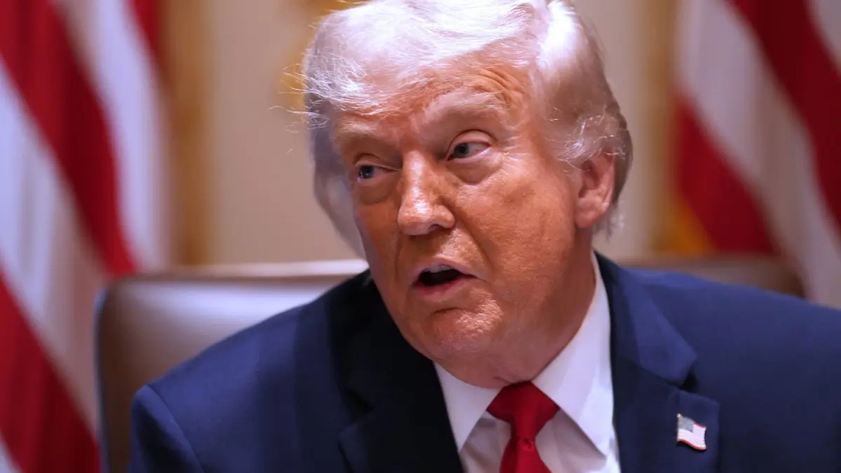 Donald Trump: ARCHIV - 27.05.2026, USA, Washington: Donald Trump, Präsident der USA, spricht während einer Kabinettssitzung im Weißen Haus. (zu dpa: «Trump: Gespräche mit Iran gehen weiter») Foto: Jacquelyn Martin/AP/dpa +++ dpa-Bildfunk +++