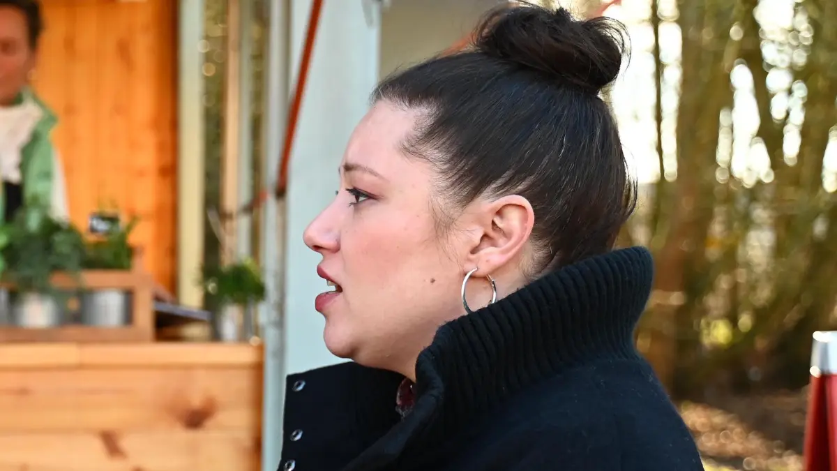 Vanessa (Julia Augustin) wird eiskalt ausgenutzt und merkt es zu spät.