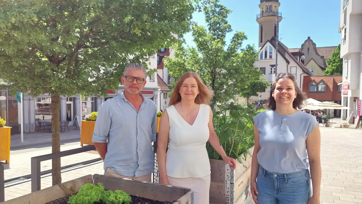 Hoffen auf eine reiche Ernte: Volker Reinauer, Monika Hipp und Michaela Schneevoigt von der Caritas Schwarzwald-Alb-Donau.