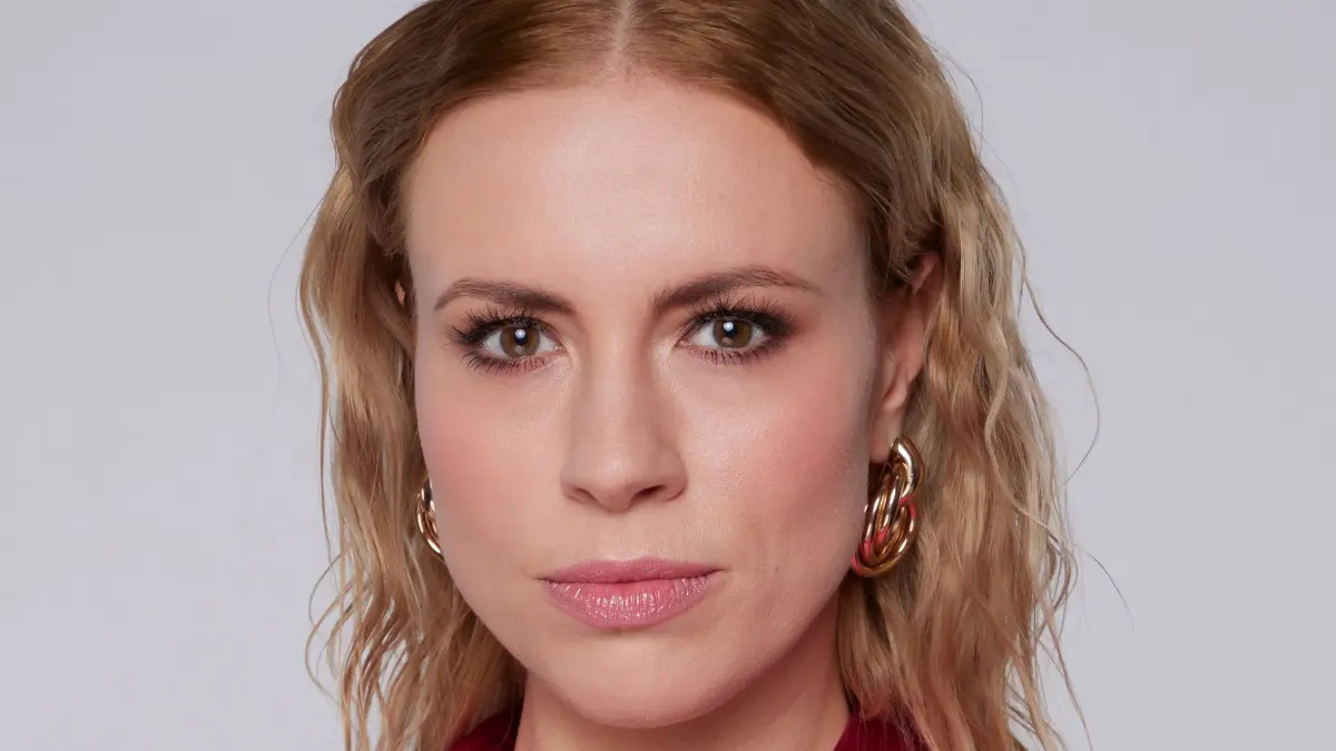 Zoe (Lara Dandelion Seibert) wurde vor einigen Wochen erschossen.