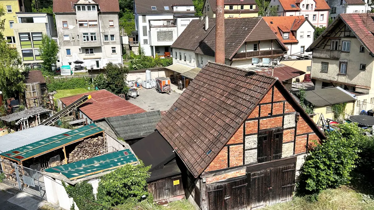 Serie Altstadt im Blickpunkt: Folge 38 Küfer und Kohle - Gerberviertel. Das Areal der früheren Kohlehandlung Gölz und der Küferei Schlecht heute, fotografiert aus dem zweiten Obergeschoss des Alten Baus.