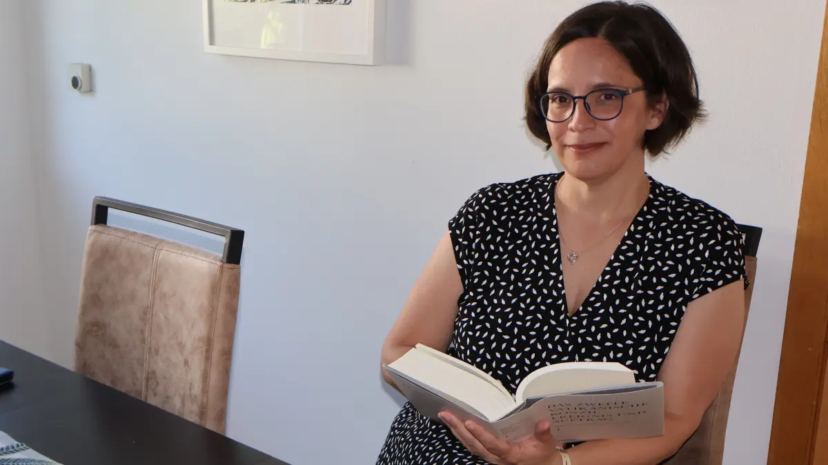 Martina Sittling wohnt in Faurndau, ist Protestantin - und übersetzt theologische Fachtexte. Ihre Arbeit hat es bis in den Vatikan geschafft.
