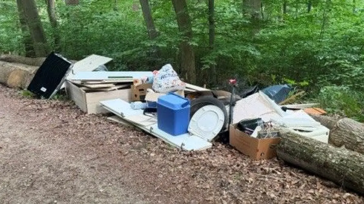 Illegale Müllablagerung im Marrenwald Donzdorf