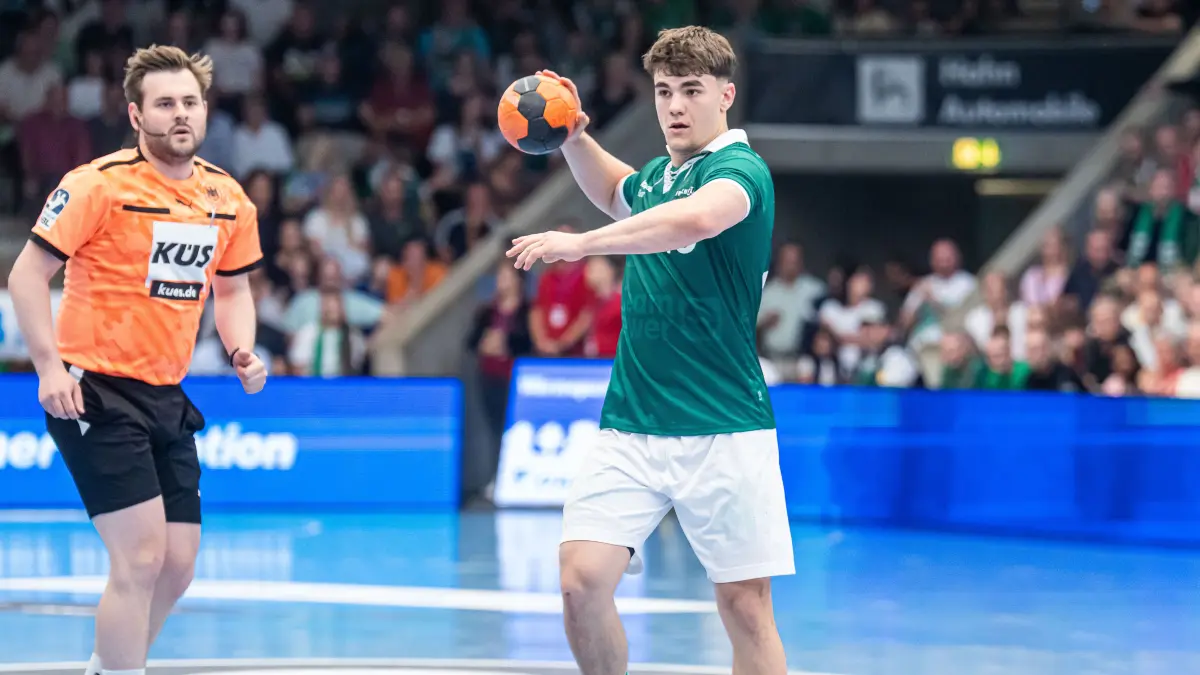 Elias Newel (Frisch Auf Goeppingen, #40) am Ball, Frisch Auf Goeppingen vs. TVB Stuttgart, Handball, 1. Bundesliga, Herren, Spielzeit 2025/2026, 03.06.2026,
Foto: Eibner-Pressefoto/Michael Schmidt