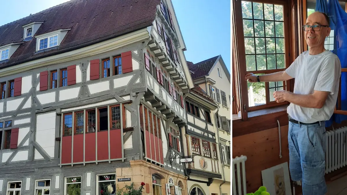 Im ersten Stock des Hauses Hafenmarkt 10 in Esslingen wohnt Tilman Doll. Er genießt es, in dem fast 700 Jahre alten Haus mitten in der Stadt zu wohnen.