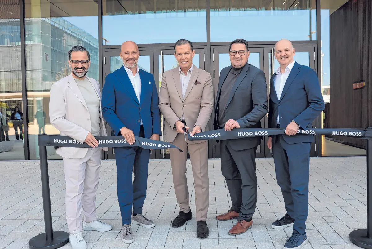 Am 22. April schnitt Daniel Grieder das Band durch und eröffnete das neue Bürogebäude. Es ist ein integraler Bestandteil der umfassenden Campus-Modernisierung, in deren Rahmen HUGO BOSS zwischen 2021 und 2025 in Summe über 100 Millionen Euro in die Weiterentwicklung seines Hauptsitzes investiert hat. Archivbilder: Thomas Kiehl