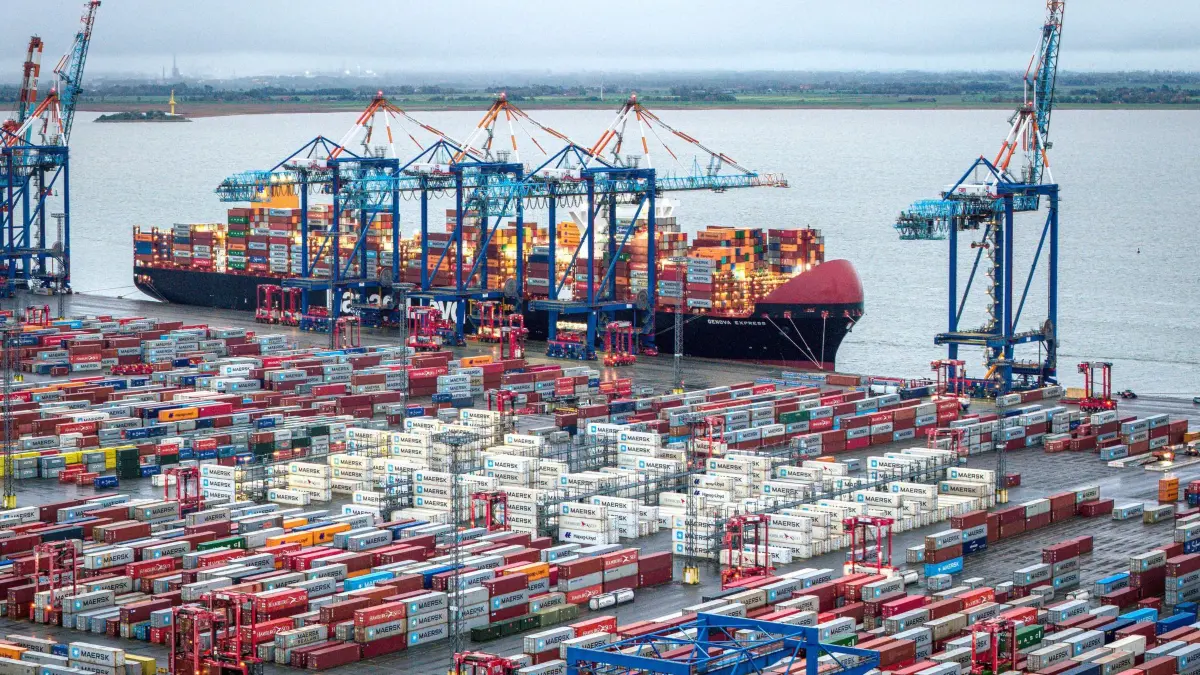 Die Formel ist recht simpel: Weniger Container auf den Schiffen = weniger Geld für wichtige Investitionen.