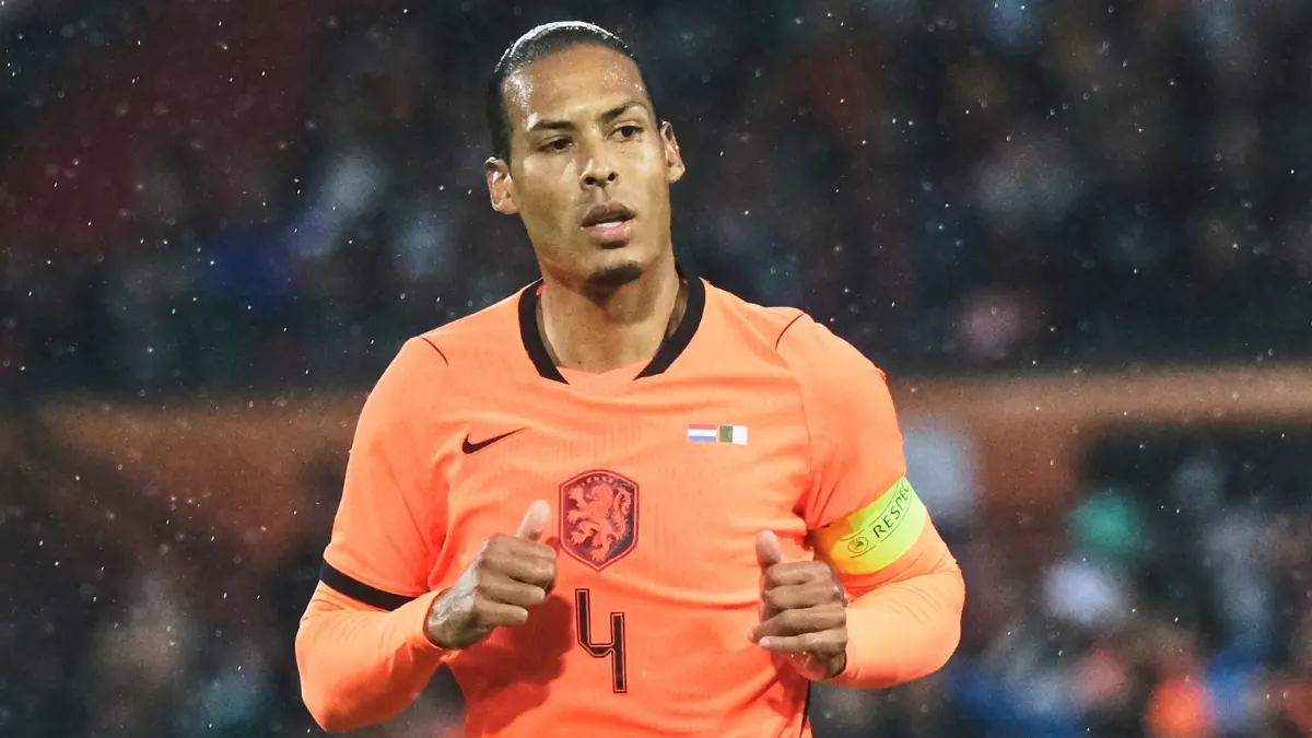 Niederlande - Algerien: 03.06.2026, Niederlande, Rotterdam: Fußball, Männer: Länderspiele, Niederlande - Algerien, Der Niederländer Virgil van Dijk auf dem Platz. Foto: Patrick Post/AP/dpa +++ dpa-Bildfunk +++