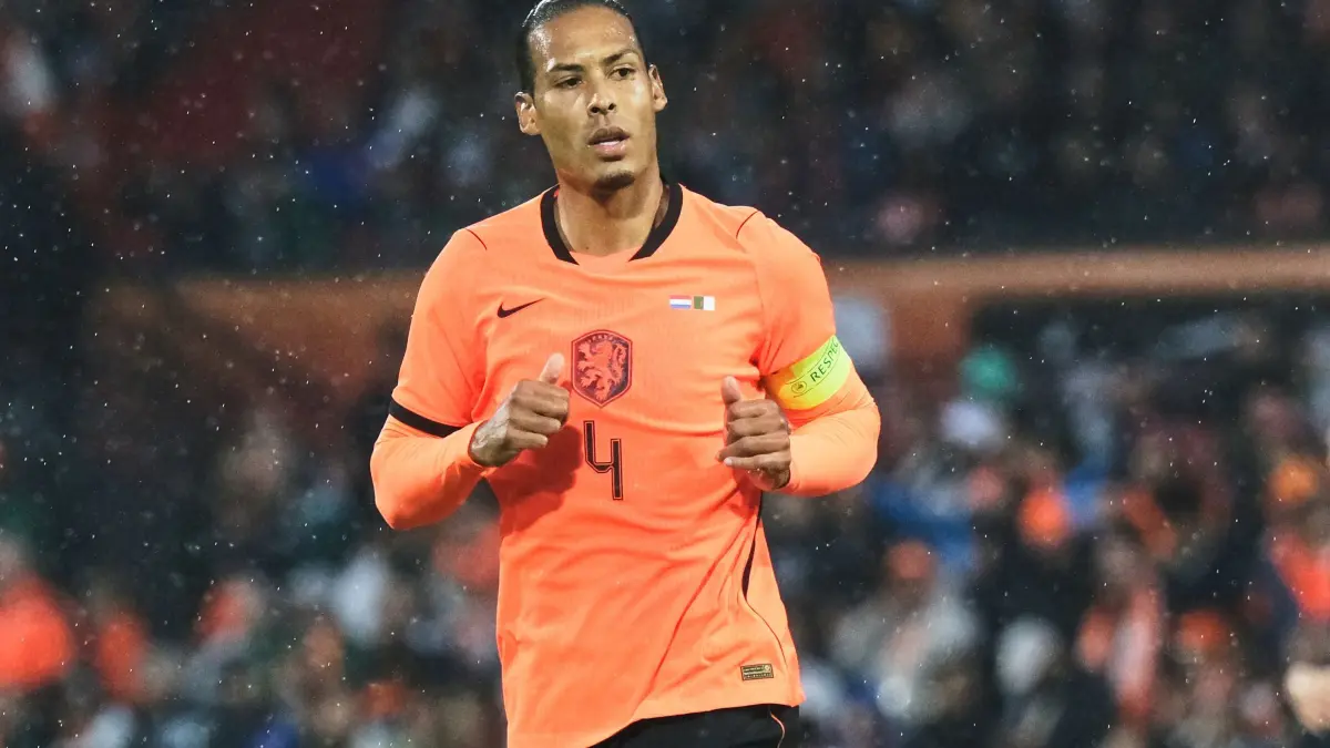 Niederlande - Algerien: 03.06.2026, Niederlande, Rotterdam: Fußball, Männer: Länderspiele, Niederlande - Algerien, Der Niederländer Virgil van Dijk auf dem Platz. Foto: Patrick Post/AP/dpa +++ dpa-Bildfunk +++