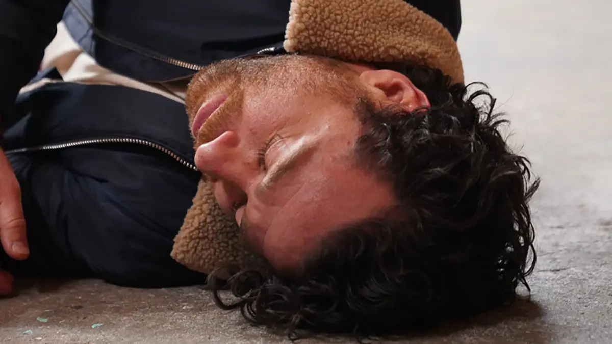 Carlos (Patrick Fernandez) wurde ermordet.