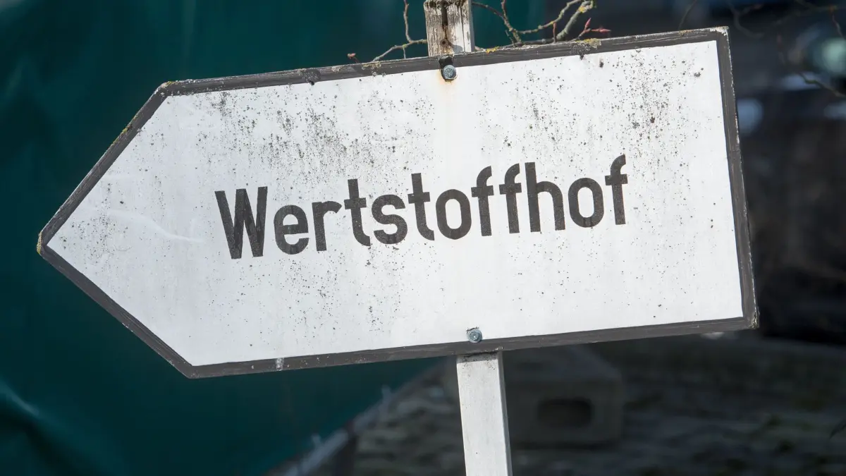 Wohin mit dem Sperrmüll? Am Wertstoffhof in Neckarweihingen drohen seit der Schließung in Kornwestheim lange Wartezeiten.