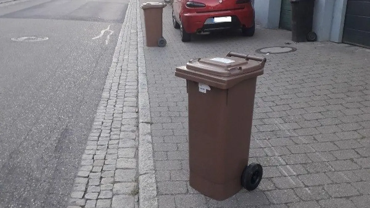 Mülleimer Gehweg
