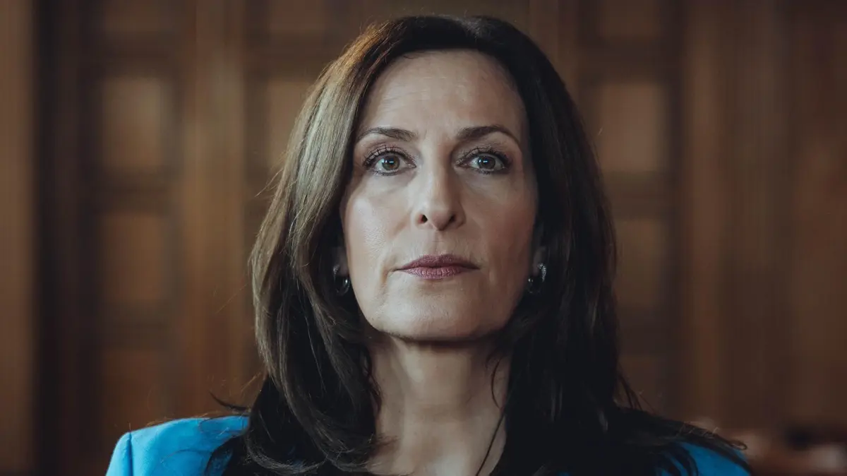Katrin (Ulrike Frank) wird von einem gefährlichen Mann erpresst.