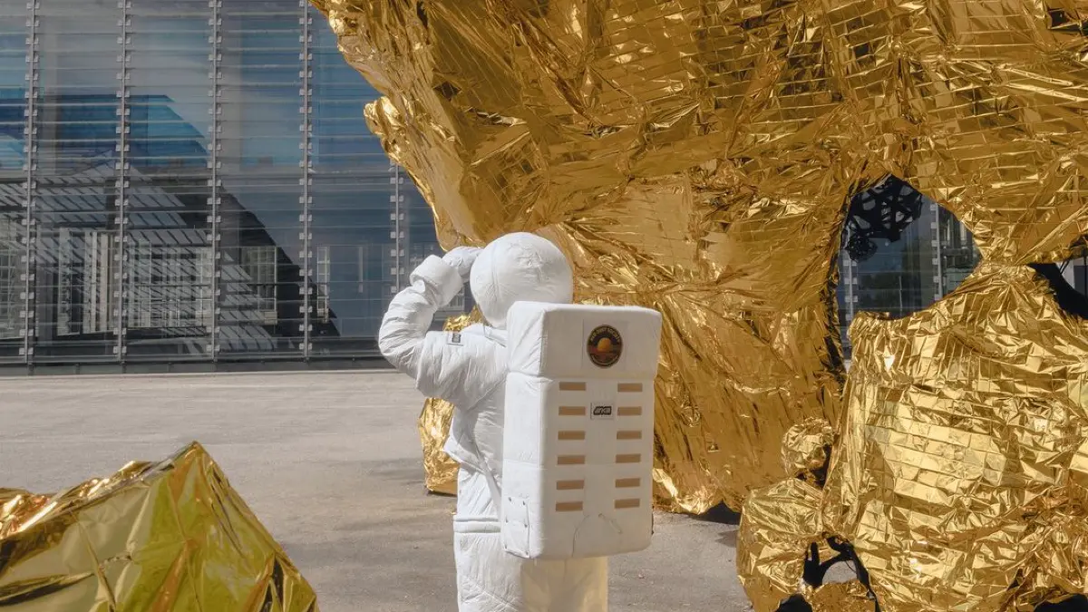 ZKM in Karlsruhe zeigt Konzeptausstellung „Mars!“: Das Zentrum fuer Kunst und Medien (ZKM) in Karlsruhe nutzt ein fiktives Projekt zur Besiedlung des Mars, um Antworten auf draengende Probleme auf der Erde zu finden. In einer Ausstellung mit dem Titel "MARS!" werden ab dem 6. Juni die Ergebnisse dieses Gedankenexperiments praesentiert (im Foto: Marsprojekt). Das Projekt "MARS! Mobilizing Awareness for Resilient Societies!" ("MARS! Bewusstsein fuer widerstandsfaehige Gesellschaften schaffen!") soll als Denkanstoss dienen und aufzeigen, welche oekologischen, sozialen und politischen Veraenderungen fuer ein nachhaltiges Leben notwendig sind. Fuenf Monate lang entwickelten Experten und Buerger in Workshops Prototypen fuer ein Leben auf dem Mars. (Siehe epd-Bericht vom 05.06.2026) -- -- HANDOUT; KEIN ARCHIV; KEIN ZWEITVERKAUF; ACHTUNG: VEROEFFENTLICHUNG DES FOTOS NUR IM ZUSAMMENHANG MIT DER EPD-BERICHTERSTATTUNG UEBER DIE AUSSTELLUNG BIS AUSSTELLUNGSENDE GESTATTET!