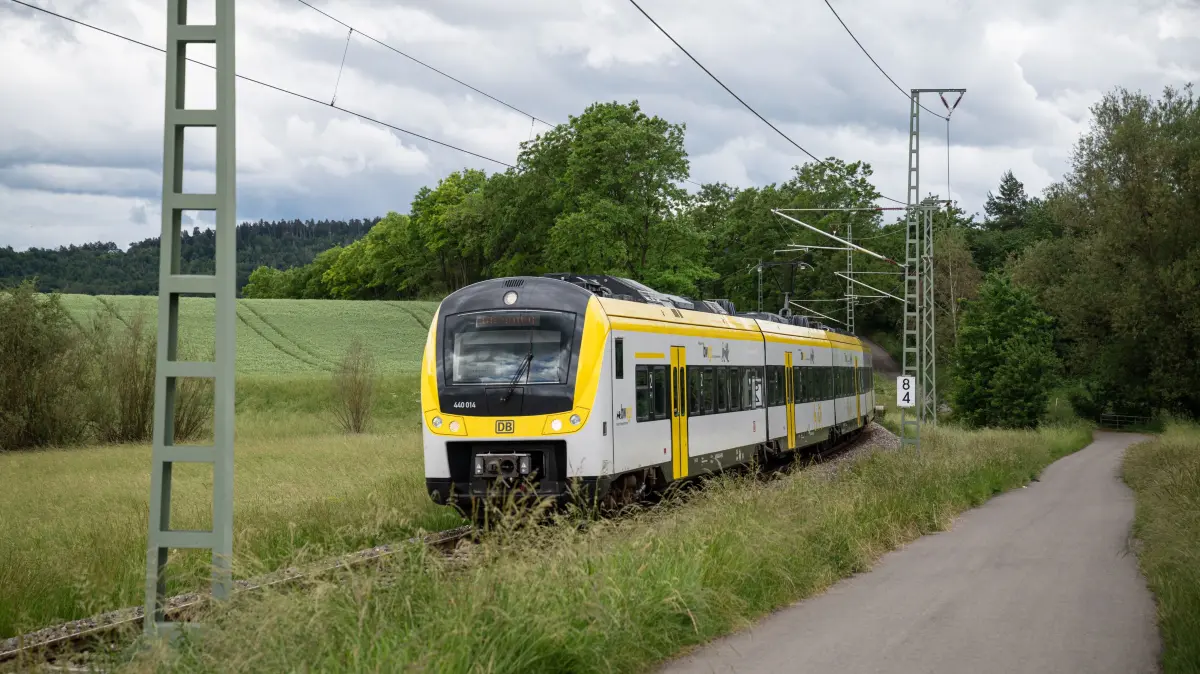 Ammertalbahn, Zug, Zugausfall, SEV, Deutsche Bahn, DB, Regio, Schienen, Elektrifizierung, Verspätung, ÖPNV 06 26 Foto Carolin Albers