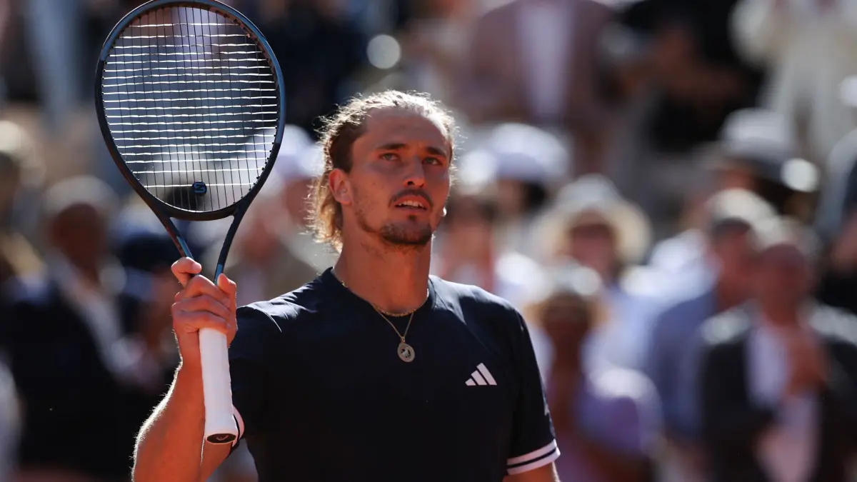 Germany's Alexander Zverev celebrates after winning against Czech Republic's Jakub Mensik at the end of their men's semi final singles match on day 13 of the French Open tennis tournament on Court Philippe-Chatrier at the Roland-Garros Complex in Paris on June 5, 2026. (Photo by ALAIN JOCARD / AFP)
