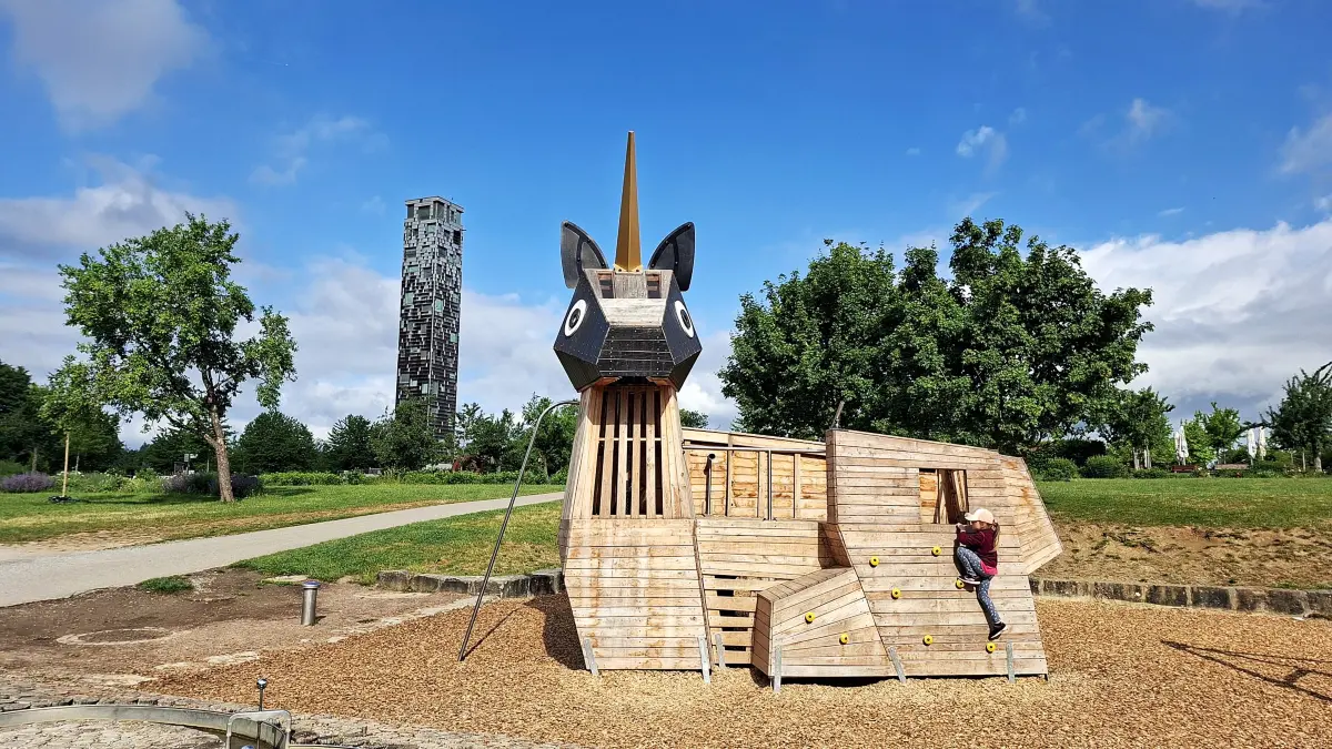 Familienparadies auf der Ostalb: Der Himmelsgarten begeistert mit neuer Attraktion
Wer auf der Suche nach einem abwechslungsreichen Ausflugsziel für die ganze Familie ist, wird im Himmelsgarten in Schwäbisch Gmünd fündig.