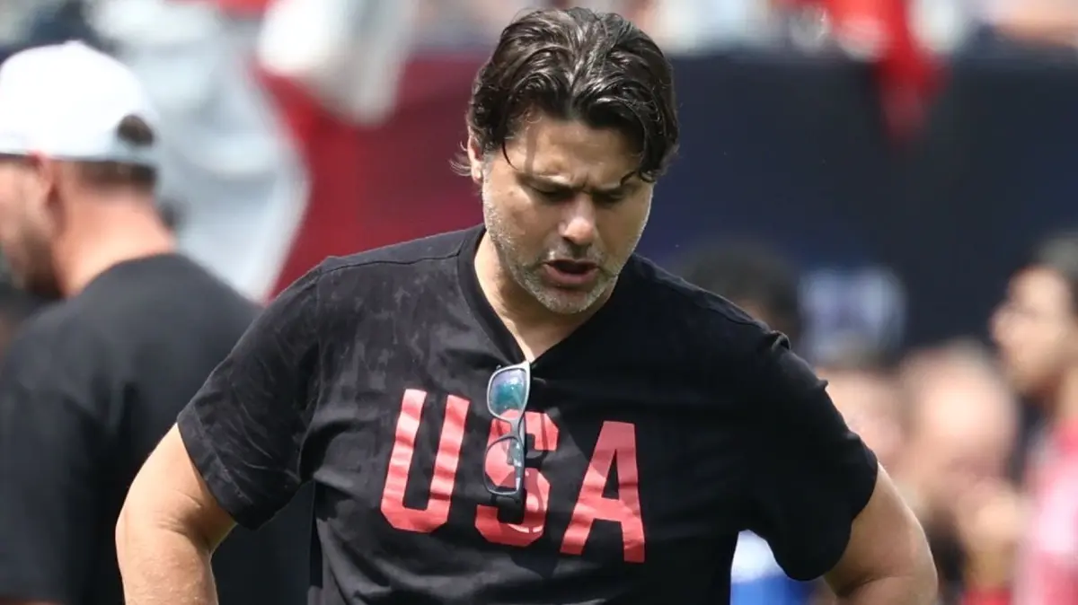 USA - Deutschland: 06.06.2026, USA, Chicago: Fußball, Männer, Nationalmannschaft, Vorbereitung auf die Fußball-WM 2026, Länderspiel, USA - Deutschland im Soldier Field, Trainer Mauricio Pochettino (USA) steht an der Seitenlinie. Foto: Christian Charisius/dpa +++ dpa-Bildfunk +++