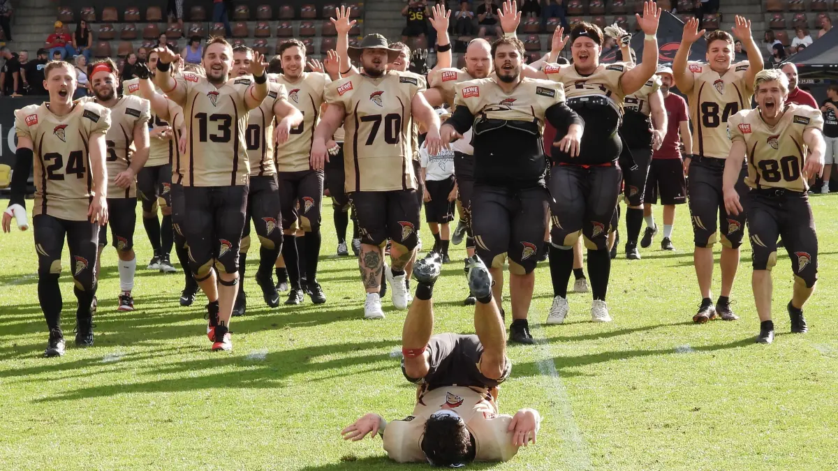 Die Neu-Ulm Spartans gewinnen auswärts bei den Amberg Mad Bulldogs.