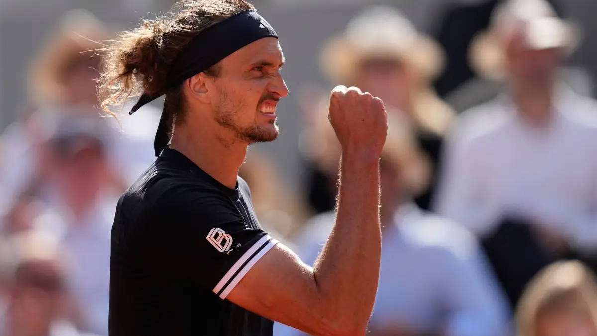 French Open Tennis: 07.06.2026, Frankreich, Paris: Tennis, French Open, Grand Slam, ATP-Tour, Einzel, Männer, Finale, Cobolli (Italien) - Zverev (Deutschland). Alexander Zverev aus Deutschland reagiert. Foto: Christophe Ena/AP/dpa +++ dpa-Bildfunk +++