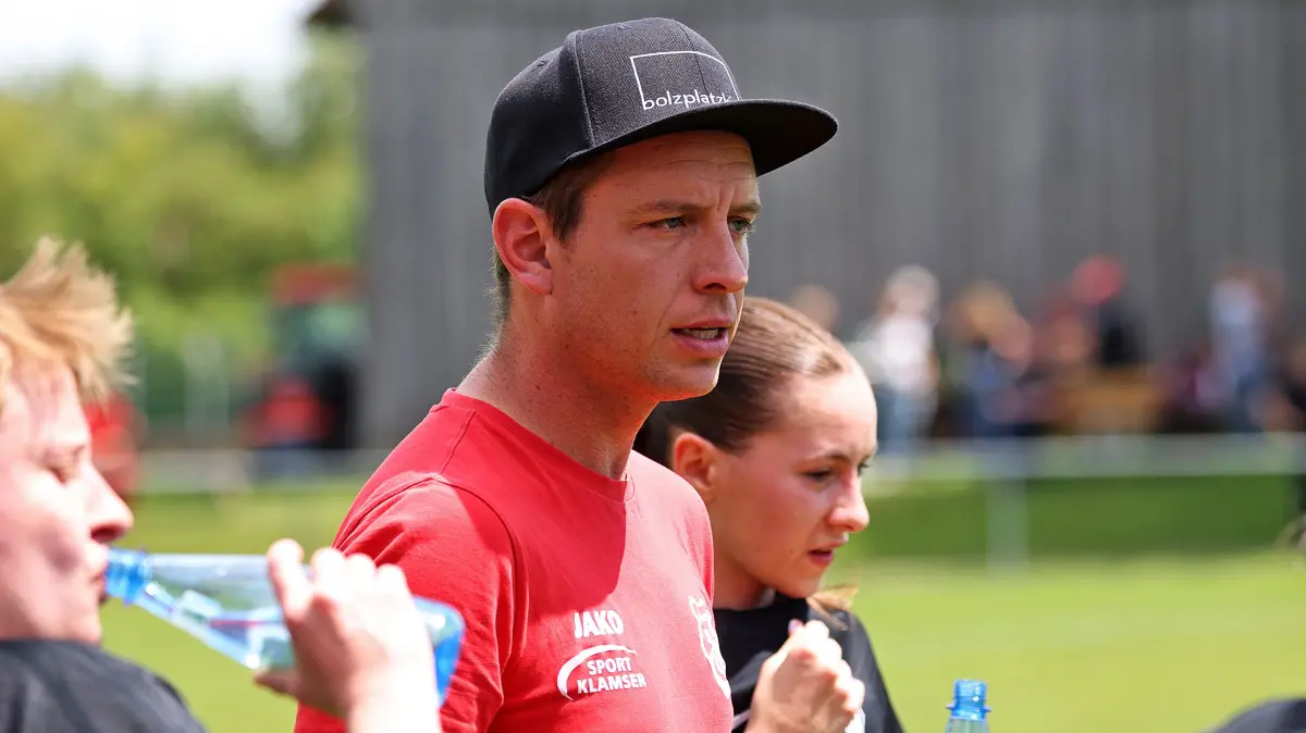 Fußball, Verbandsliga, SV Jungingen, Letztes Spiel gegen TSV Münchingen, Trainer Simon Heller