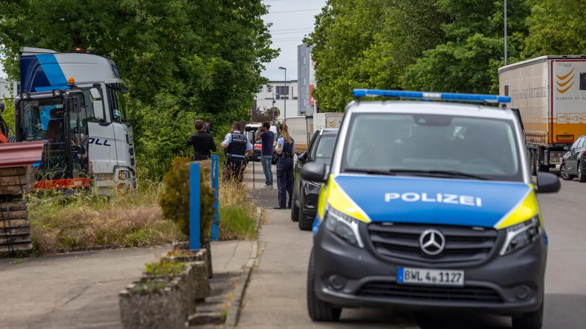 Themenbilder: Umspannwerk Brand in Reutlingen-Betzingen, 08.06.2026: Themenbilder: Umspannwerk Brand in Reutlingen-Betzingen, 08.06.2026, Polizei bei der Brandstelle Markwiesenstrasse.
Foto: DROFITSCH/EIBNER