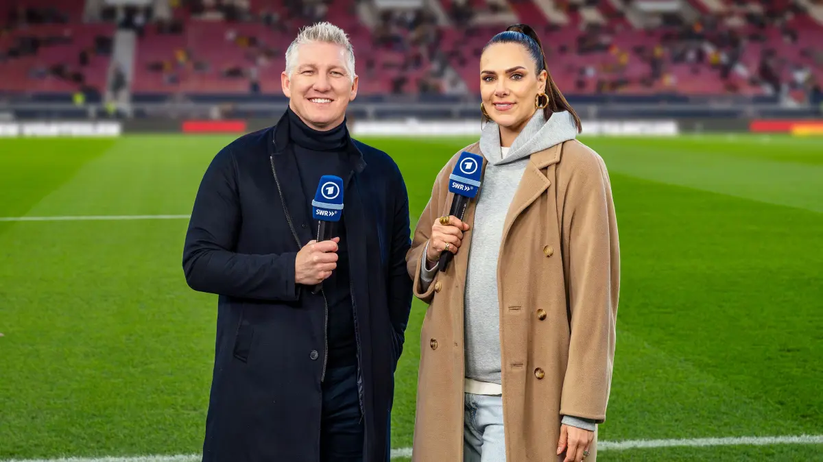 Bastian Schweinsteiger und Esther Sedlaczek werden für die ARD während der Fußball-WM zu sehen sein.