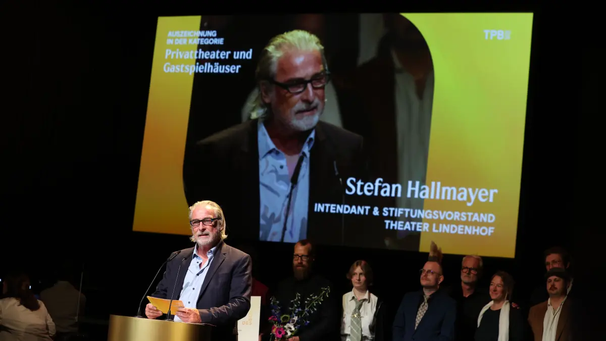 Stefan Hallmayer liest Woilfgang Weimer die Leviten