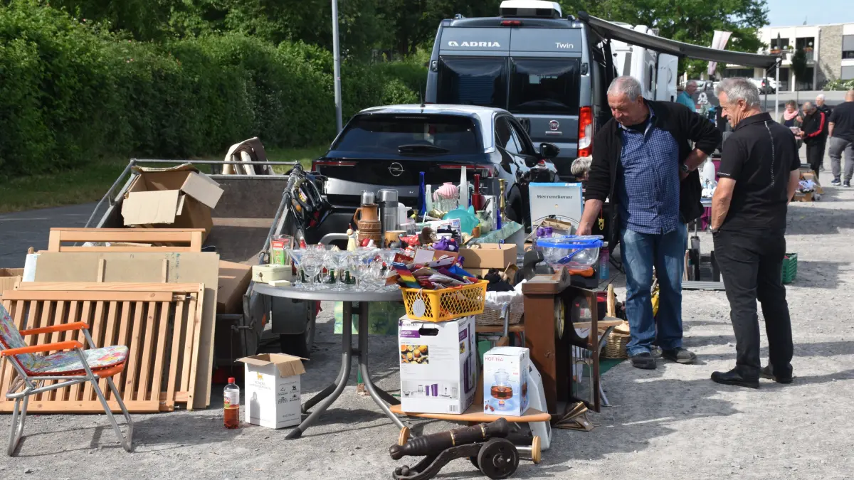 Der Flohmarkt ist ein neues Angebot in der Gemeinde Empfingen. Am Wochenende war Premiere.