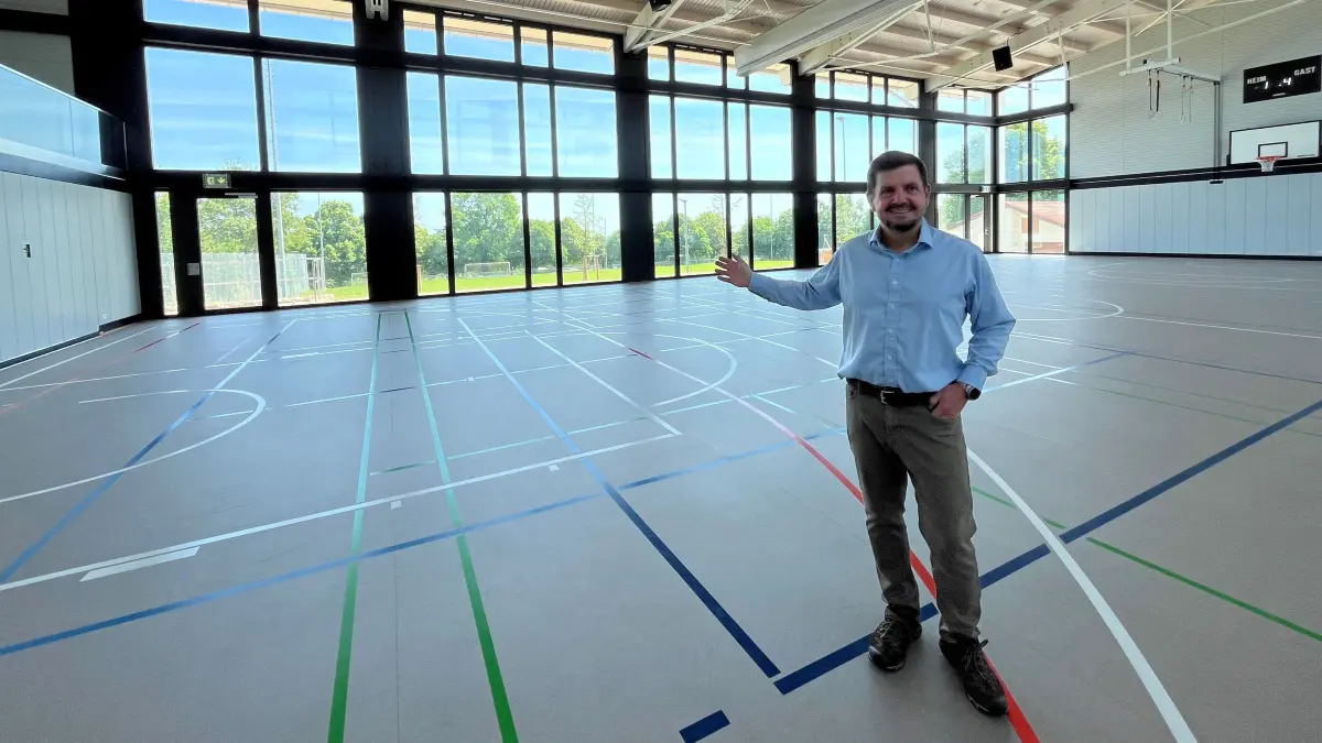 Scharenstettens Ortsvorsteher Frank Grossmann freut sich über die neue Halle.