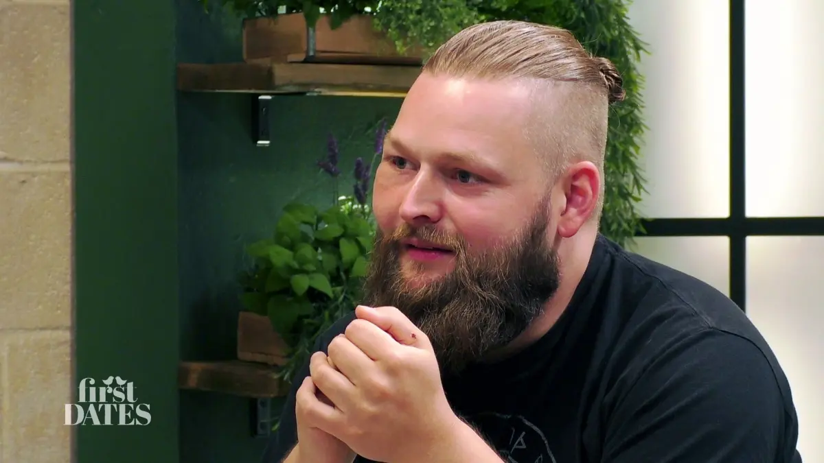 Bei First Dates - Ein Tisch für zwei treffen heute wieder Singles aufeinander, die sich unbedingt wieder verlieben möchten.