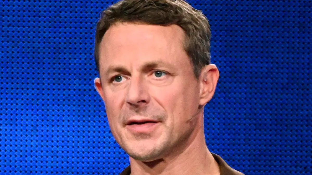 Moderator Alexander Bommes muss sich im Studio für den Witz eines "Gefragt - Gejagt"-Stars entschuldigen.