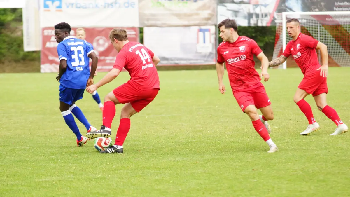 Der FC Matzenbach (rot) besiegte zum Abschluss der Saison in der Kreisliga A4 den TSV Gerabronn mit 3:1 und feierte damit eine gelungene Generalprobe vor der Relegation zur Bezirksliga.