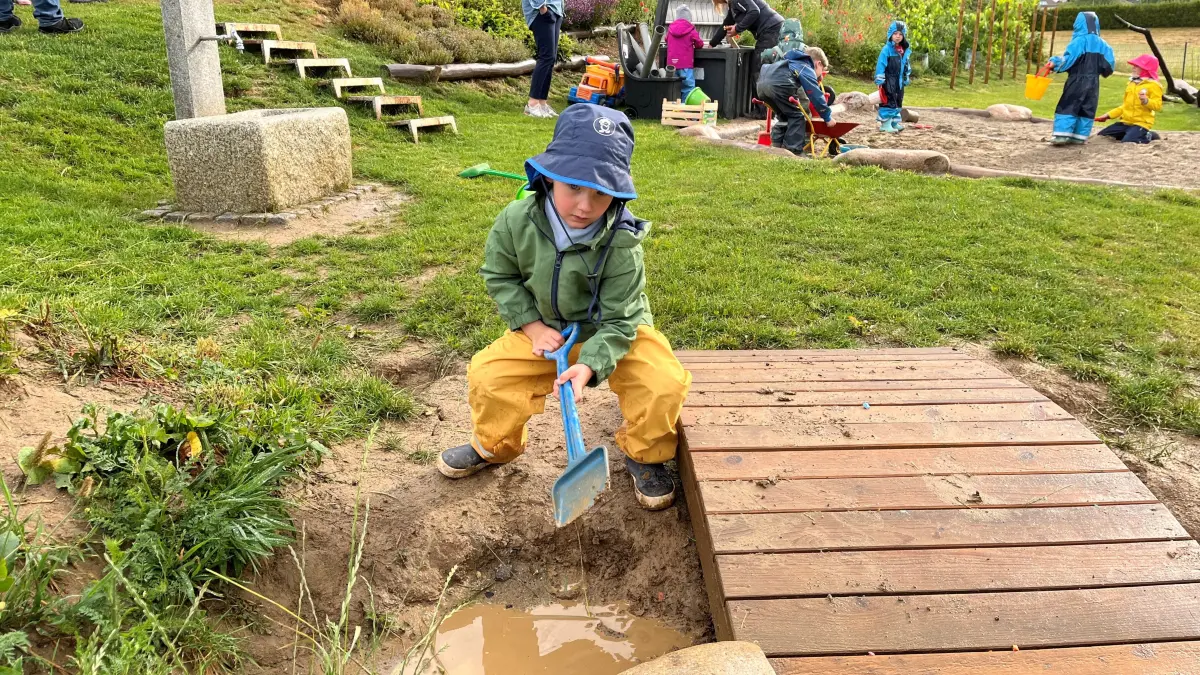 Im Matsch spielen? Bei den "Naturstrolchen" in der Empfinger Kita "Die kleinen Strolche" ist das ausdrücklich erlaubt.
