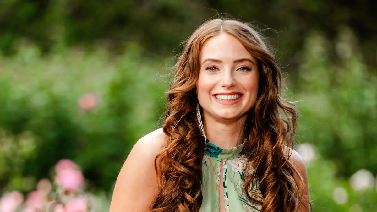 Paulina möchte die letzte Rose eines „Bachelors“ annehmen.