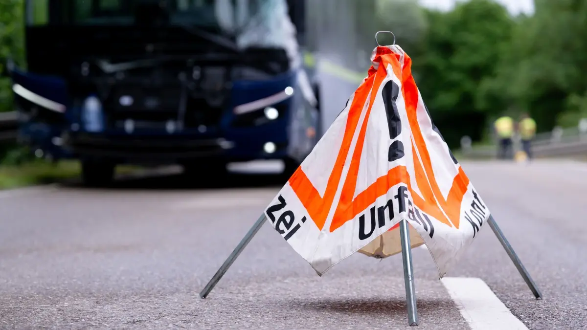 Zwei Busse stoßen in Oberbayern zusammen - mehrere Verletzte