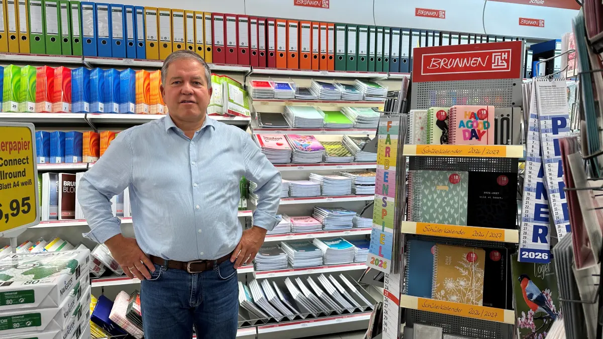 Jörg Bandle in seinem Einzelhandelsgeschäft in Meßstetten. Der Unternehmer steht dem Meßstetter HGV vor, in dem 91 Firmen gebündelt sind.