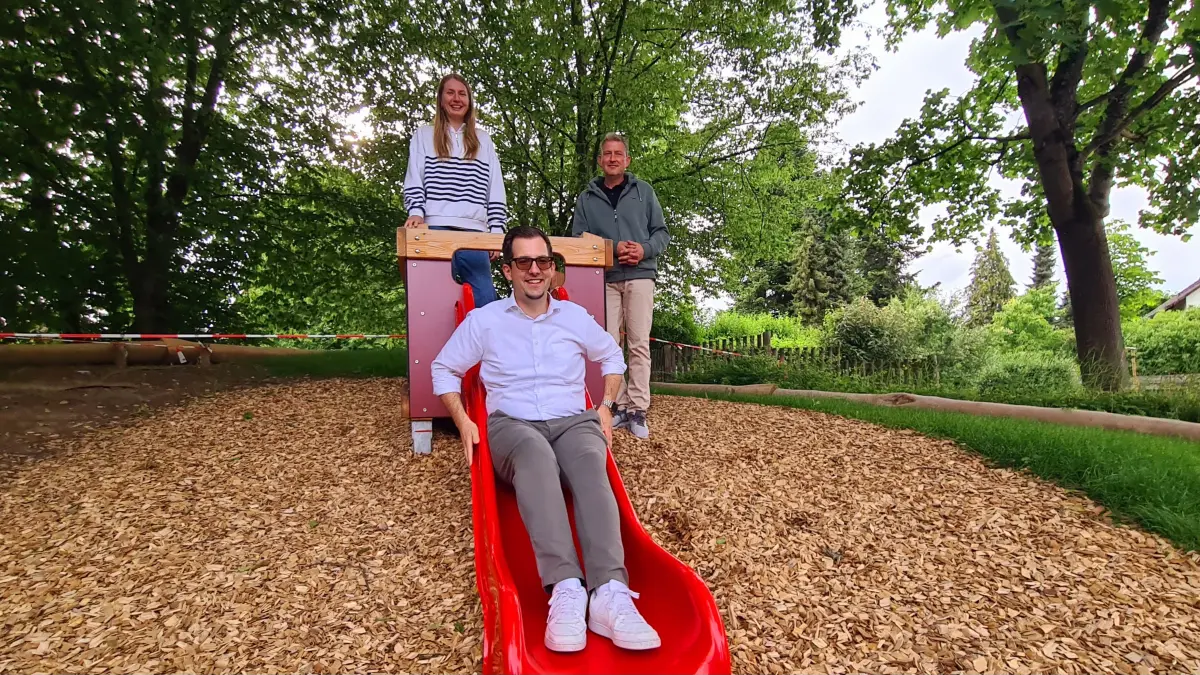 Bürgermeister Bodelshausen Florian King, Nina Pfister, Kinderhaus Birkenweg, Andreas Schmerer Ortsbaumeister
