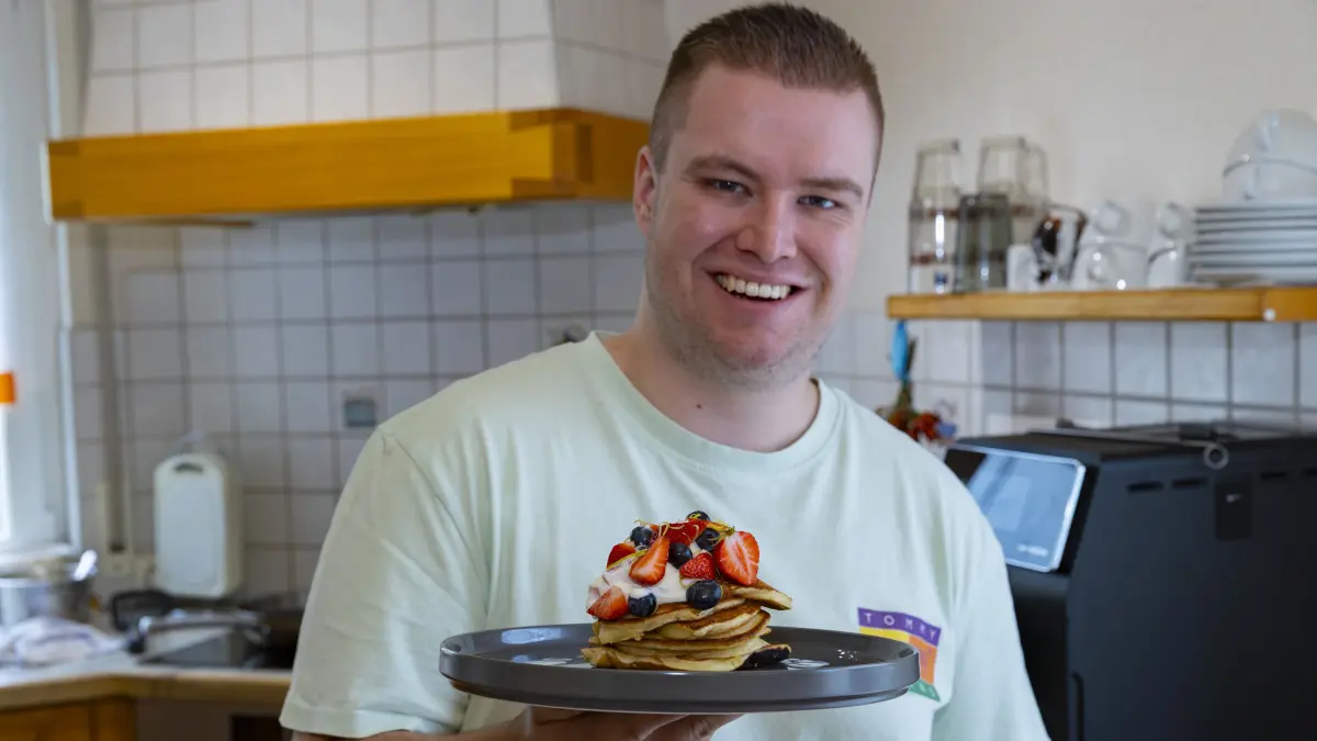 GZ-Rezept mit Dennis Straubmüller - Pancakes mit Beerenquark und Limette