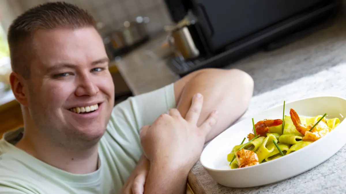 GZ-Rezept mit Dennis Straubmüller - Pasta mit Erbsen und gebratenen Garnelen