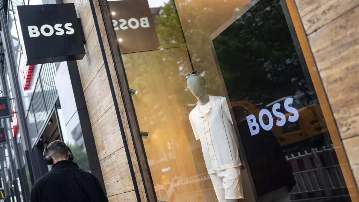 Hugo Boss Store: 11.06.2026, Baden-Württemberg, Stuttgart: Blick auf ein Ladengeschäft des Modeunternehmens Hugo Boss. (zu dpa: «Großaktionär startet Milliardenpoker um Hugo Boss - und nun?») Foto: Marijan Murat/dpa +++ dpa-Bildfunk +++