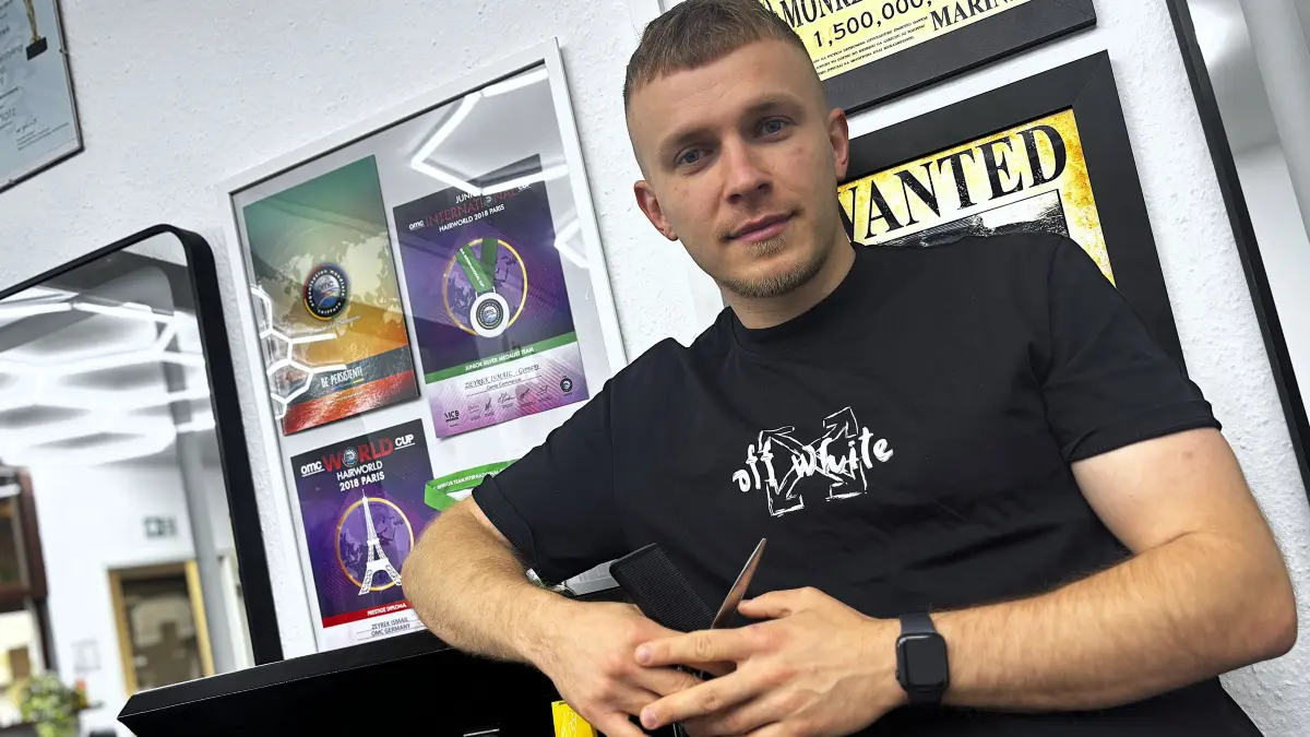 Ismail Zeyrek aus Riederich eröffnet in Dettingen seinen ersten Herrenfriseursalon.