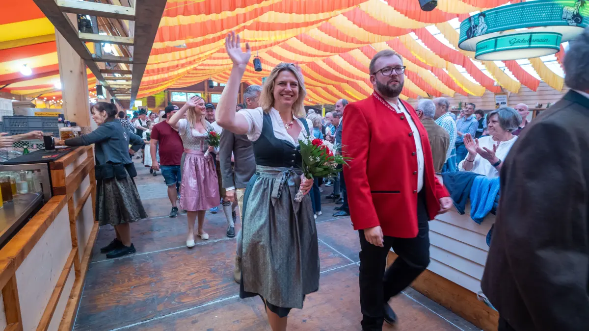 Göppingen Maientag Festzelt NWZ-Blasmusik-Festival