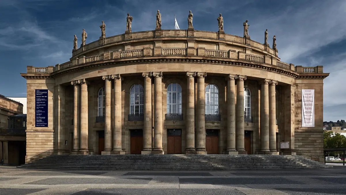 Oper Stuttgart, Außenaufnahme