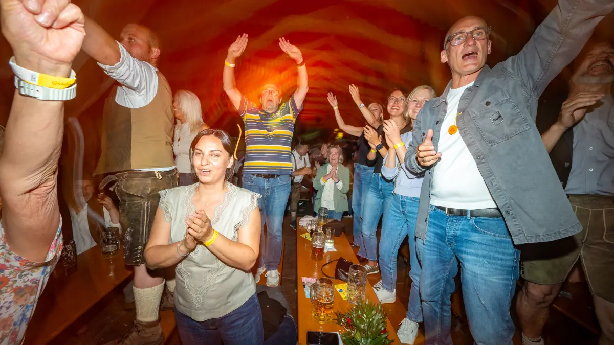 Göppingen Maientag Festzelt NWZ-Blasmusik-Festival