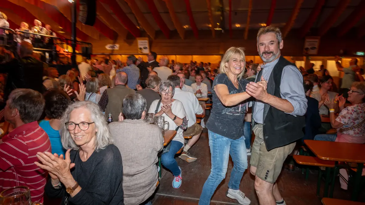 Göppingen Maientag Festzelt NWZ-Blasmusik-Festival