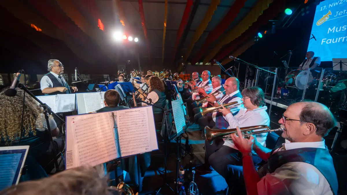 Göppingen Maientag Festzelt NWZ-Blasmusik-Festival Faurndau