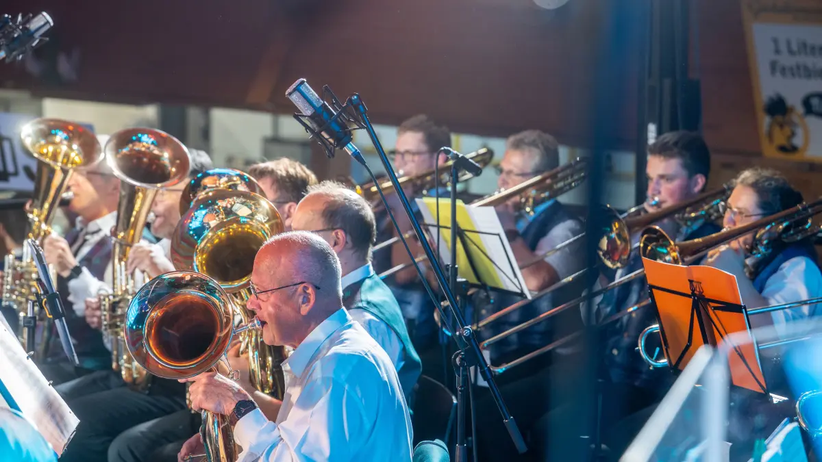 Göppingen Maientag Festzelt NWZ-Blasmusik-Festival Faurndau